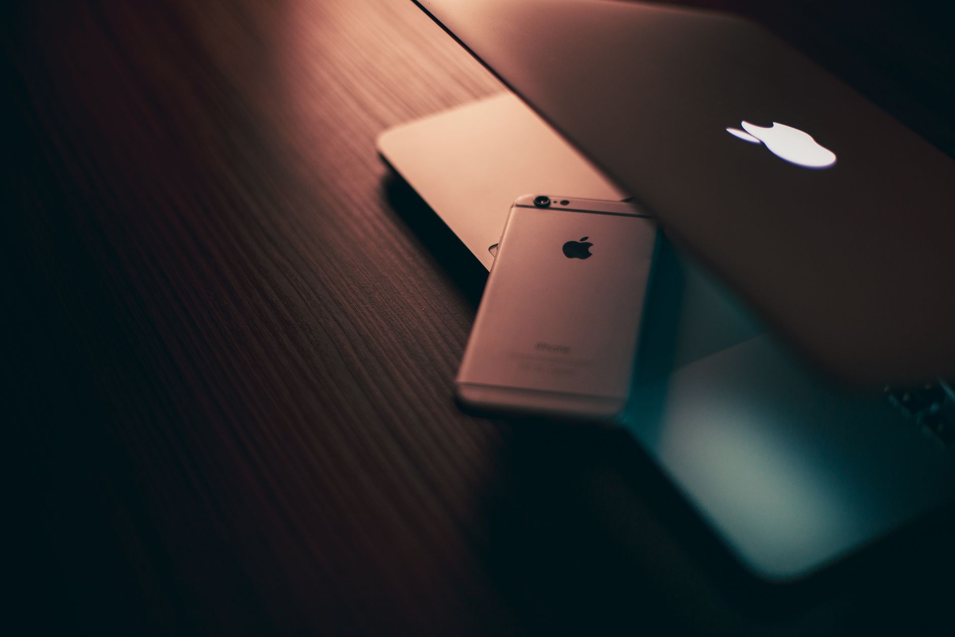 foldable iPhone launch